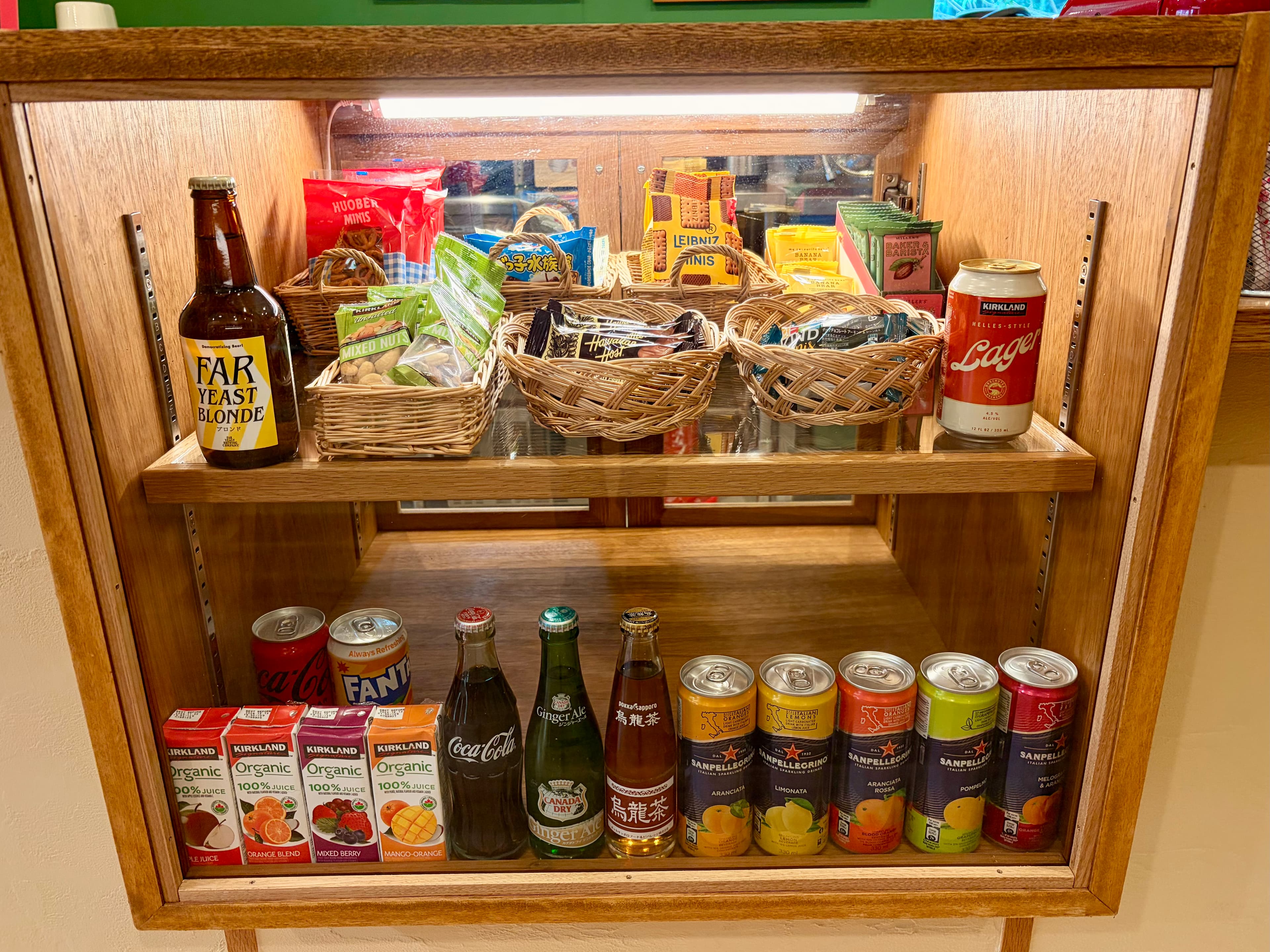 売店のスナック